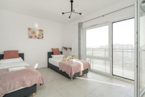 Przestronny Apartament w Poznaniu z Trzema Sypialniami 2 Miejsca Postojowe by Noclegi Renters